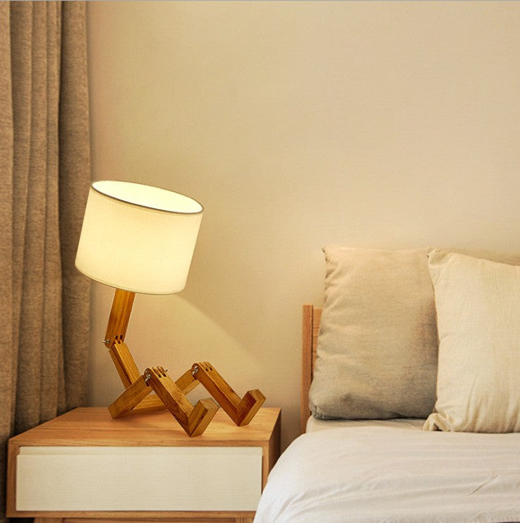 Luminária de Mesa Criativa Robô de Madeira para Leitura e Decoração Moderna