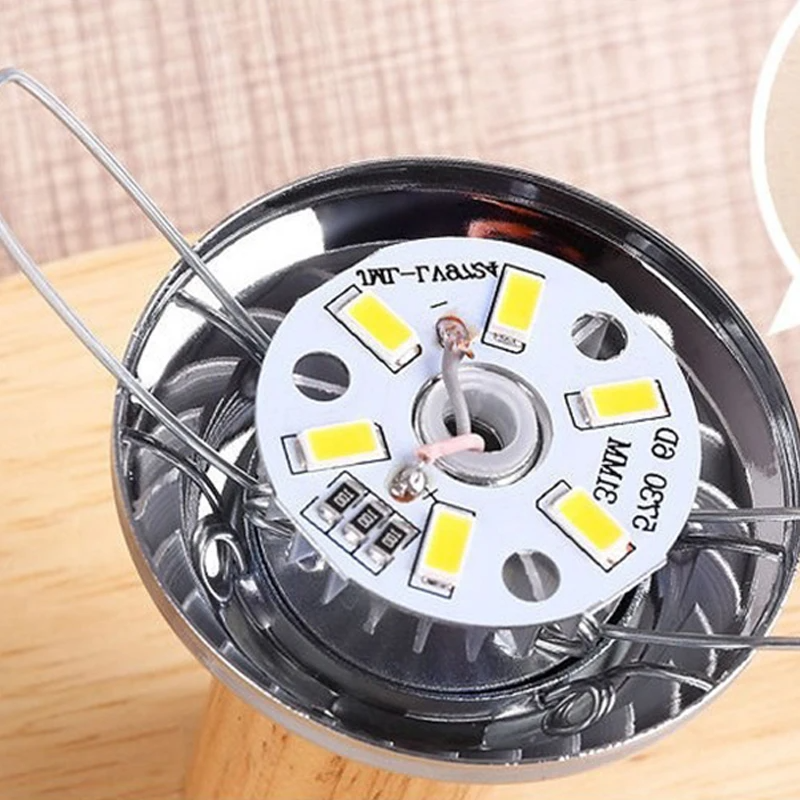 Luminária de Mesa LED Estilo Chinês com Cúpula de Tecido Regulável e USB
