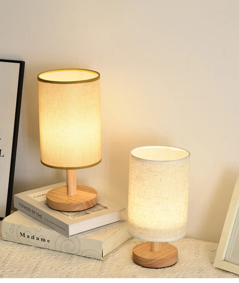 Luminária de Mesa LED Estilo Chinês com Cúpula de Tecido Regulável e USB