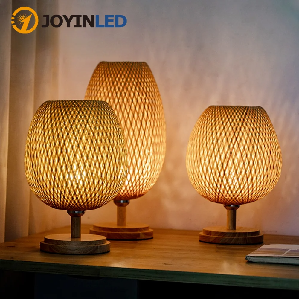 Luminária de Mesa Pequena em Rattan com Dimerização Contínua Estilo Vintage