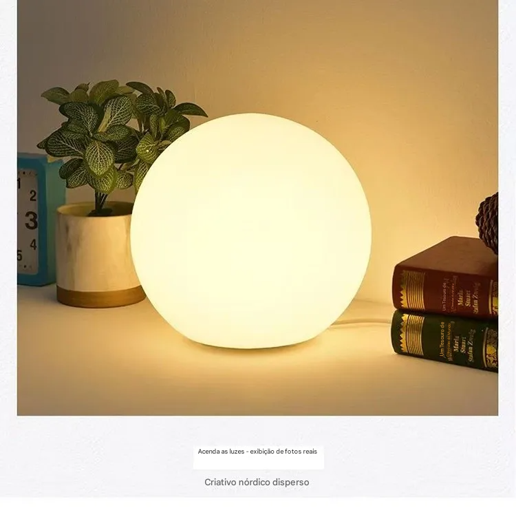 Luminária de Mesa Decorativa em Formato de Bola com Luz Ambiente Quente