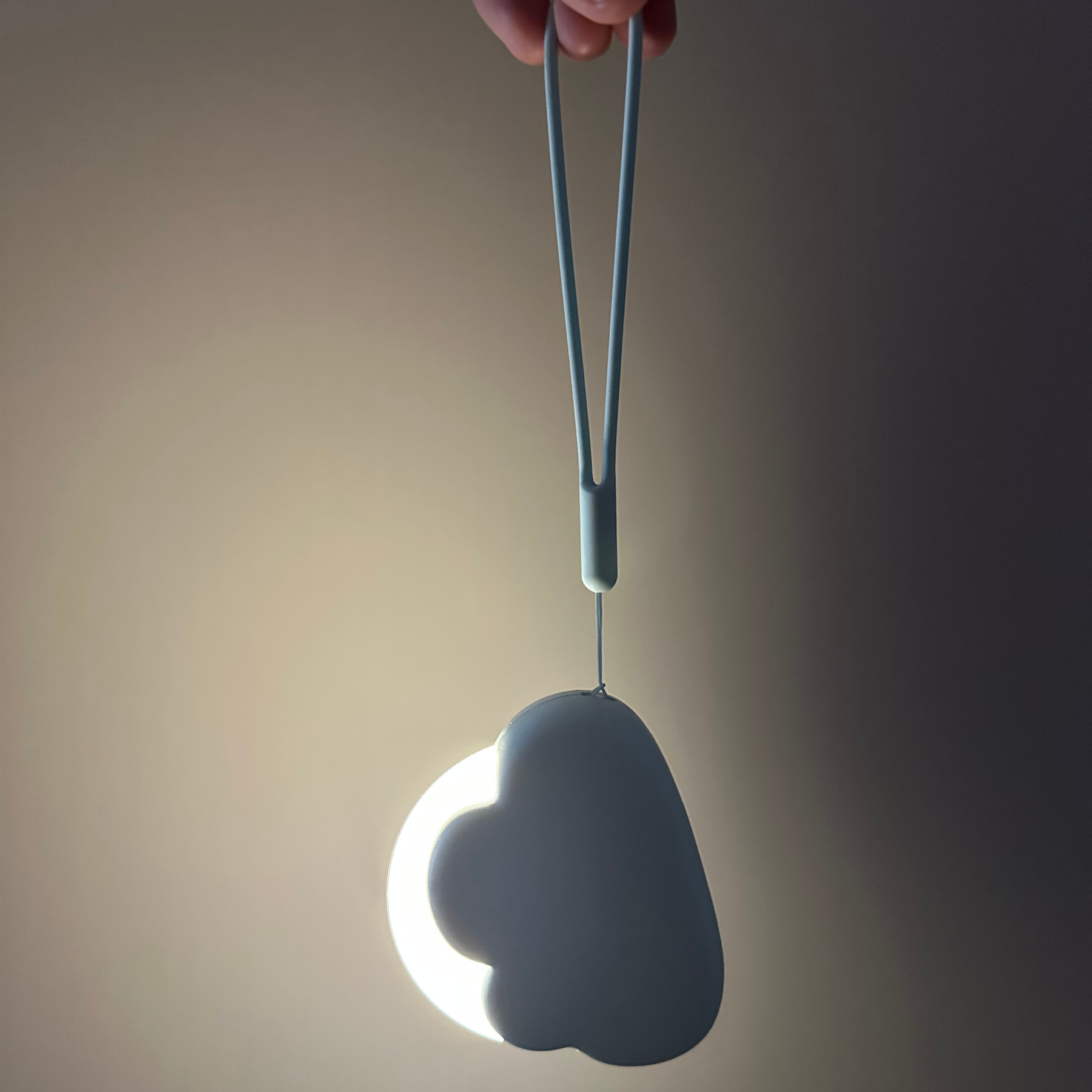 Luminária Mini Nuvem 4 Tons de Luz com Bateria Recarregável de 50hrs