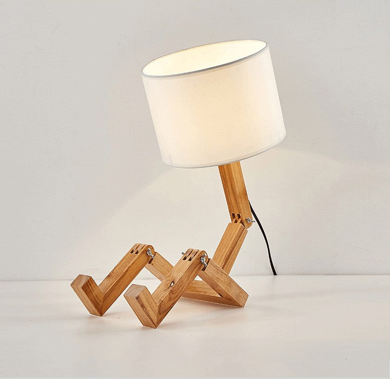 Luminária de Mesa Criativa Robô de Madeira para Leitura e Decoração Moderna