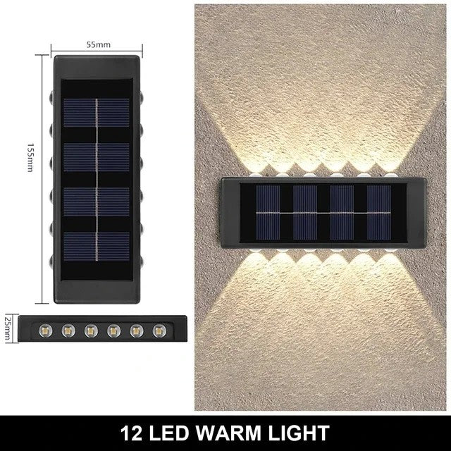 Ilumine suas áreas externas com estilo e eficiência usando esta luminária solar automática de parede, equipada com 12 LEDs de luz quente e tecnologia à prova d'água. Ideal para jardins, pátios e entradas.