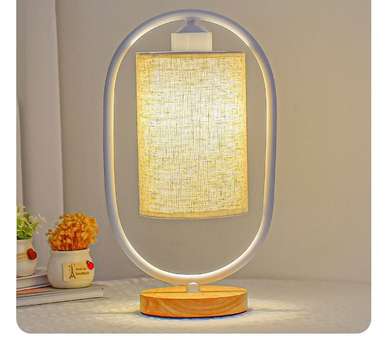 Luminária de Mesa Nórdica com Madeira de Bambu e Tecido