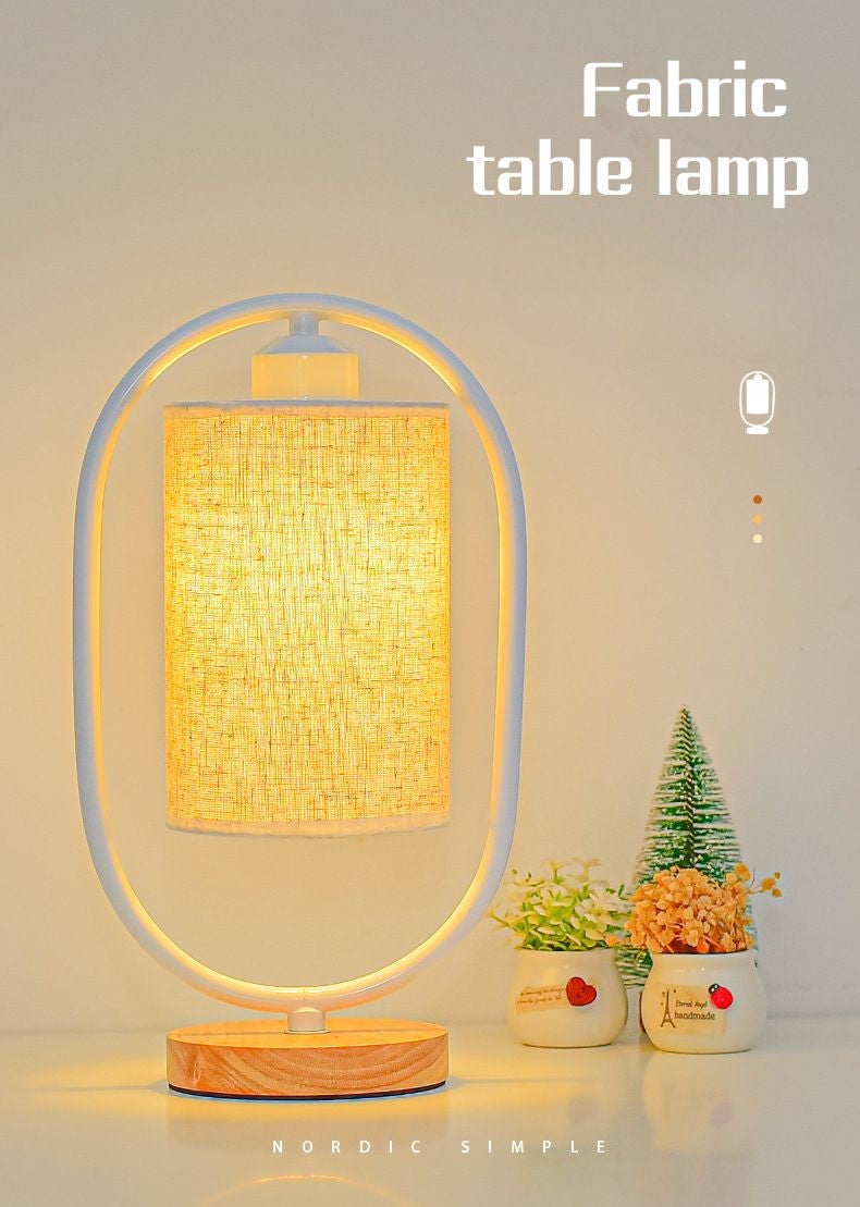 Luminária de Mesa Nórdica com Madeira de Bambu e Tecido