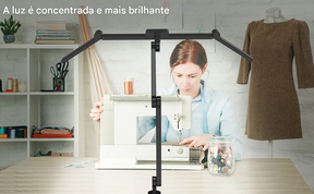 Luminária de Mesa LED com Barreira Antirreflexo e Luminosidade Confortavel