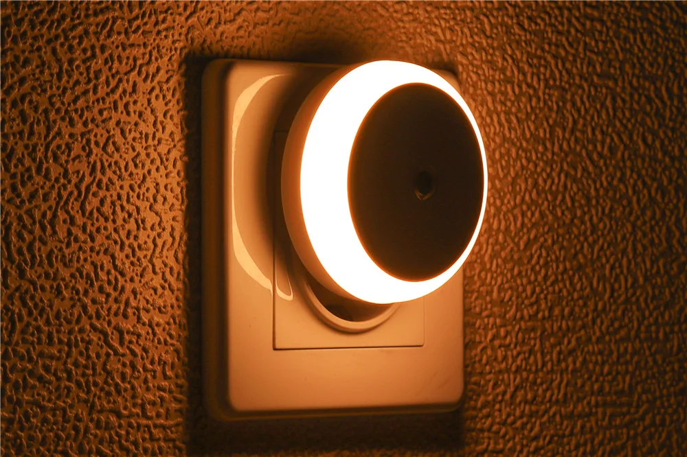 Luminária de Tomada com Design Inteligente  e Moderno