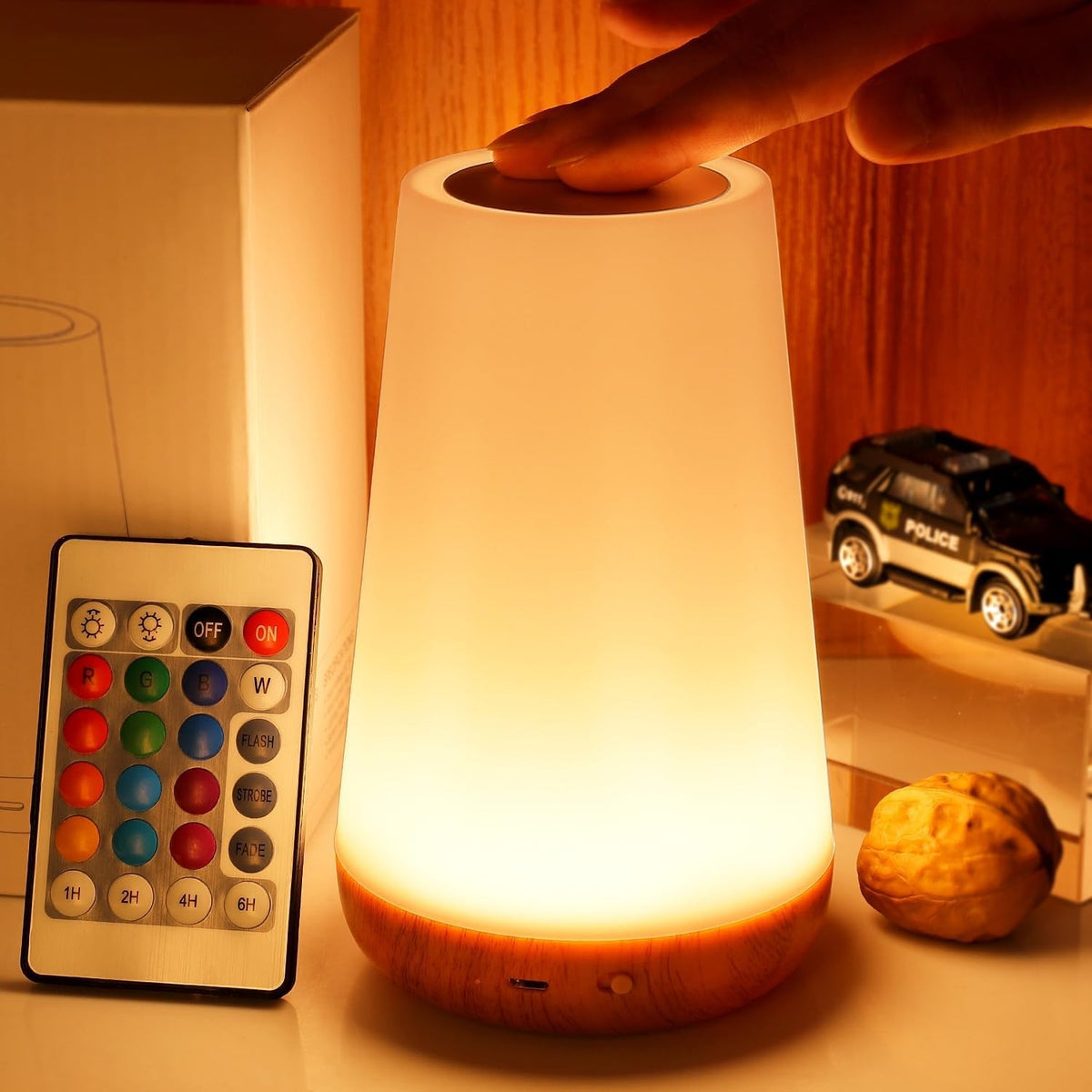 Luminária moderna com controle sensível ao toque para ajuste de intensidade de luz, equipada com carregamento fácil via porta USB, ideal para criar ambientes aconchegantes e funcionais em qualquer espaço.