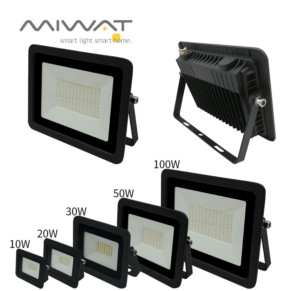 Refletor LED potente e durável, ideal para ambientes externos, disponível em potências de 10W a 100W, com certificação IP68 para máxima resistência à água e intempéries.