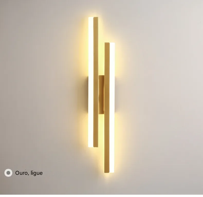 Arandela de Parede LED Moderna com Cobre e Cúpula de Acrílico