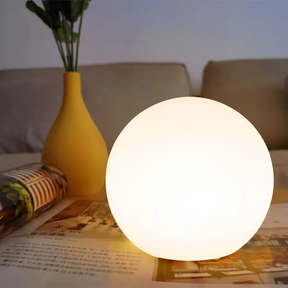 Luminária de Mesa Decorativa em Formato de Bola com Luz Ambiente Quente