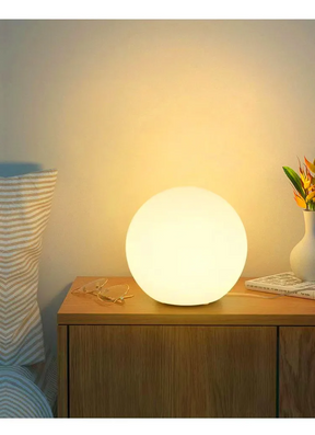 Luminária de Mesa Decorativa em Formato de Bola com Luz Ambiente Quente