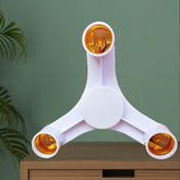 Transforme uma única tomada em três! Este adaptador soquete E27 permite que você conecte até três lâmpadas LED E27, maximizando a iluminação de qualquer ambiente de forma prática e eficiente. Ideal para áreas que necessitam de mais luz sem complicações.