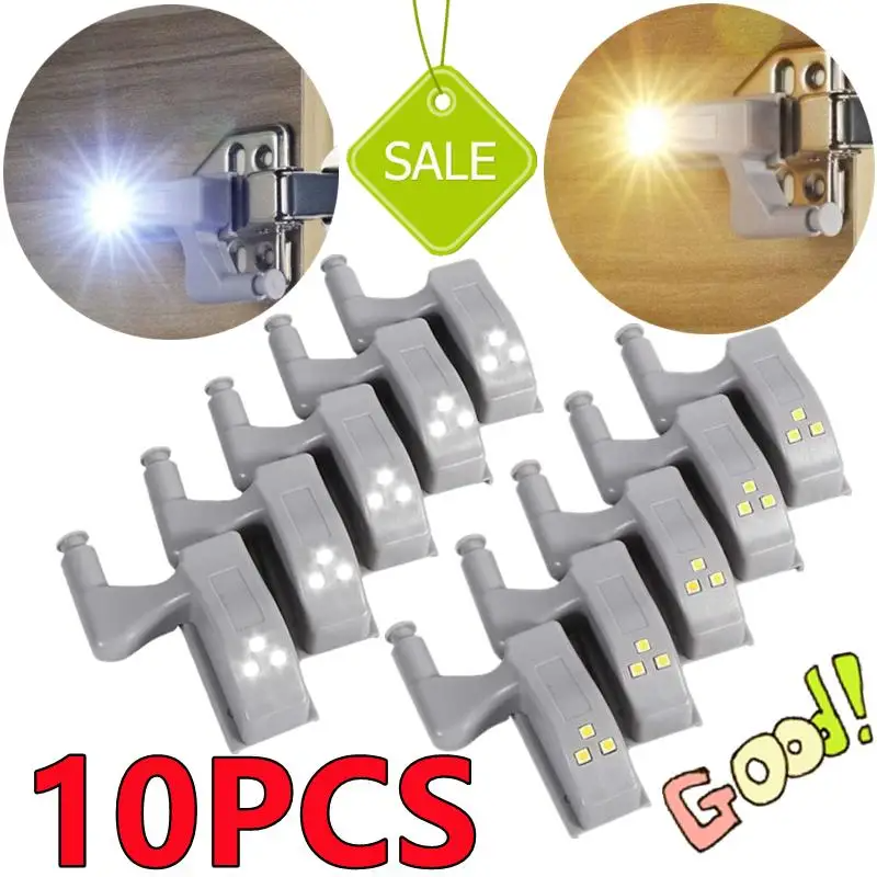 Ilumine seus armários com eficiência usando a Luz LED com Sensor para Dobradiça, oferecendo praticidade e economia energética ao acender automaticamente ao abrir a porta.