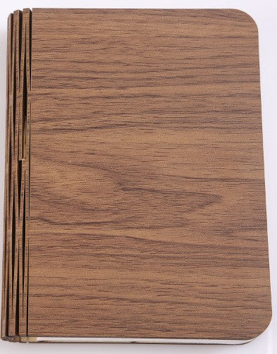 Luminária Livro Aberto em LED de Madeira Recarregável USB