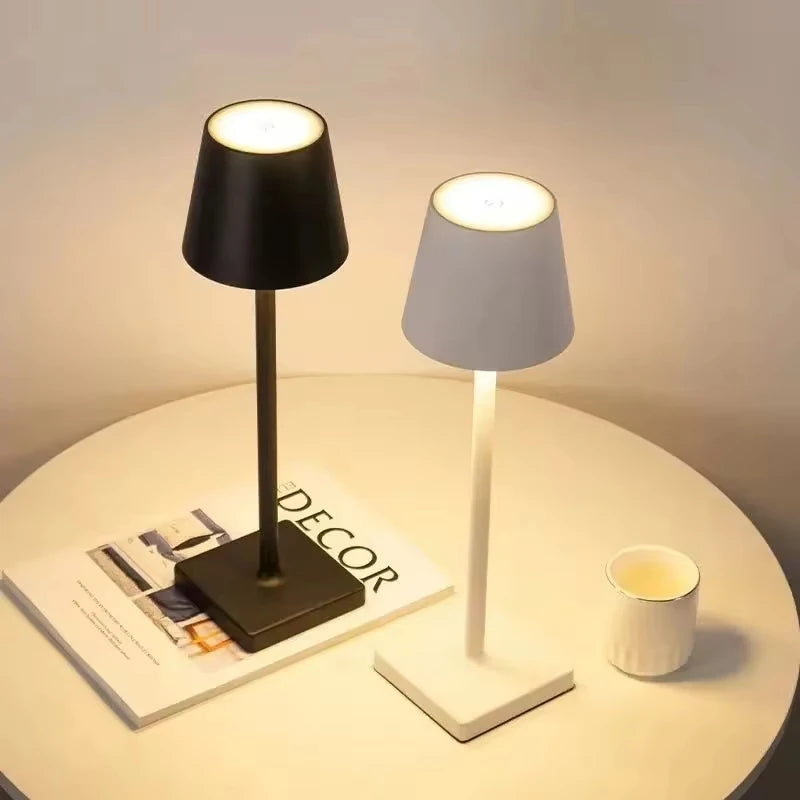 Luminária de Mesa LED Touch Recarregável, Ajuste de 3 Intensidades de Luz para Iluminação Personalizada.